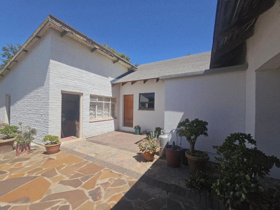 7 Bedroom Property for Sale in Ladybrand Free State